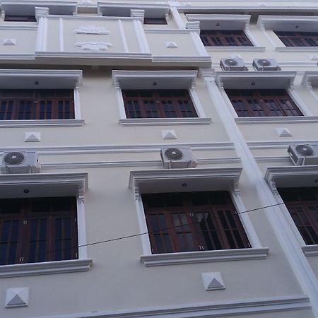 Legenda Beril Hostel Macáçar Exterior foto